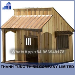 Maison pour animaux de compagnie en bois de pin avec toit noir et griffoirs, mobilier d'intérieur pour animaux de compagnie fabriqué au Vietnam - Product Image 6
