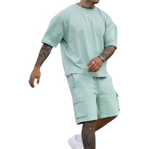 Conjunto de camiseta y pantalones cortos casuales de verano para hombre, color negro, cuello redondo, manga corta, color sólido, tejido de punto, 100% algodón, pantalones cortos cargo. - Product Image 3