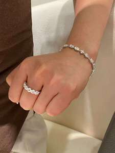 กำไลข้อมือโมอิสซาไนต์ทรงเรขาคณิตแบบเจียระไนหลายเหลี่ยม ประดับเพชรแบบหนามเตย สำหรับผู้หญิง เครื่องประดับงานแต่งงาน กำไลโมอิสซาไนต์เจียระไนแฟนซี - Product Image 3