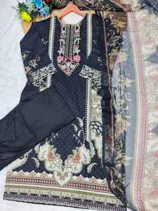 Salwar Kameez en coton indien tendance et best-seller, dernière collection, broderie exclusive, tenue ethnique élégante pour femmes, idéale pour les fêtes - Product Image 4