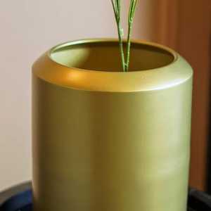 Vase de table moderne en métal doré, cylindrique, décoratif, pour la décoration de la maison - Product Image 3