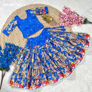 Meilleur fournisseur indien de tissus de qualité supérieure, aux couleurs étonnantes, pour tenues de festival, de Dola traditionnel indien lourd et de Lehenga Choli imprimé. - Product Image 3