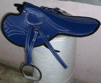 Selles de course de chevaux en cuir et synthétique disponibles