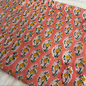 ผ้าฝ้ายพิมพ์ลายดอกไม้สีเหลืองพีช ลายบูตะ พิมพ์ด้วยมือแบบอินเดีย ผ้าฝ้ายพิมพ์ลายแบบชาวอิฐามปุรี ลายเล็ก - Product Image 1