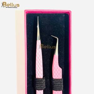 ชุดแหนบต่อขนตา Bellus International Luxury Lash Tweezers รุ่น 45 90 ทำจากสแตนเลสสตีล ปลายเรียบ สีดำชมพู ด้ามจับเพชร สำหรับต่อขนตาอย่างแม่นยำ - Product Image 3