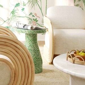 Nouvelle table d'appoint ronde en mosaïque de coquillages Capiz vertes avec socle en nacre pour la décoration des hôtels, des complexes hôteliers et des salons - Product Image 6