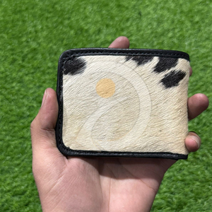 Portefeuille de luxe fait main en cuir de vachette véritable pour homme, fin, avec porte-cartes et extérieur en cuir à poils longs - Product Image 1