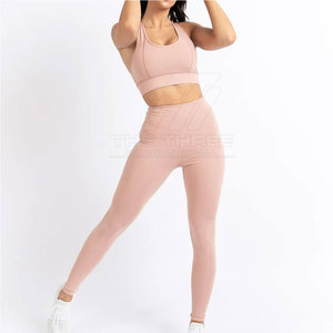 Ensemble de yoga de qualité supérieure avec taille élastique et logo avant - Leggings et haut court 2 pièces pour l'entraînement et le sport - Product Image 2