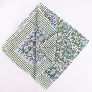 Bandana Premium Personnalisé en Coton Imprimé Floral Écologique à Nouer – Tissu Naturel de Haute Qualité, Doux pour la Peau et Élégant - Product Image 3