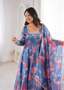 SGF-PRESENT NUEVO SALWAR KAMEEZ CON ESTAMPADO FLORAL Y CORTES STRAIGHT KALI, DE MUSLINA PREMIUM, CON RELIEFOS, PARA FIESTAS Y FESTIVALES, DE DISEÑO MODERNO - Product Image 6