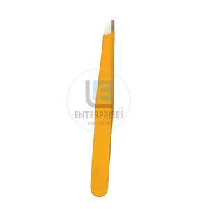 Pinzas para Cejas de Acero Inoxidable de Primera Calidad en Venta en Línea - Duraderas y Reutilizables, Hechas en Pakistán, Empaque Personalizable, Venta al por Mayor - Product Image 4