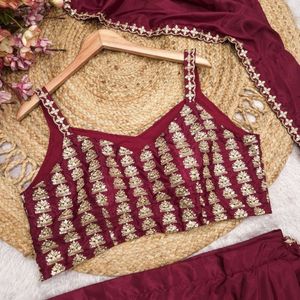 Sari tradicional de crepé de seda listo para usar con bordados y lentejuelas, con blusa cosida, precio al por mayor por Royal Export. - Product Image 5