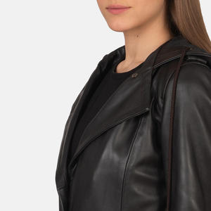 Manteau en cuir véritable sur mesure de haute qualité pour femmes / Vêtements de sport sur mesure, manteau long à manches longues - Product Image 3