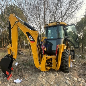 Chargeuse-pelleteuse Caterpillar à prix avantageux pour les travaux d'excavation, d'aménagement paysager, de voirie et de construction, avec des performances fiables à long terme - Product Image 4