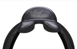 Sillín inglés de Carreras de Caballos de cuero indio personalizado de buena calidad con decoración única y opciones de tamaño - Product Image 2