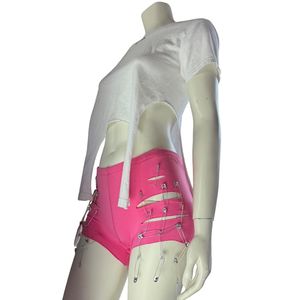 Ensemble T-shirt sans manches en coton blanc pour femme avec découpes latérales et short rose – Respirant, uni, pull-over d'été - Product Image 3