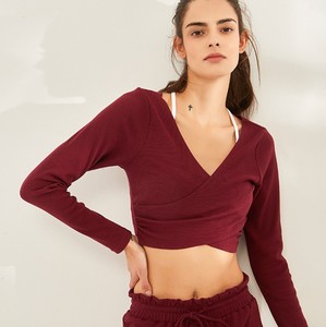 Conjunto de Yoga para Mujer con Cuello en V, Manga Larga, Tirantes Finos, Transpirable, Ecológico, Pantalones de Cintura Alta con Cordón y Fruncido - Product Image 1