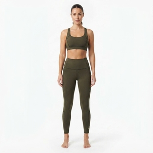 Conjunto Deportivo de Dos Piezas para Mujer, Color Verde Oliva, Sujetador Deportivo y Leggings de Cintura Alta, Ropa Deportiva para Yoga y Fitness - Product Image 1
