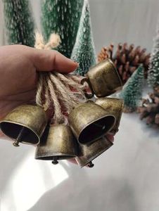 Juego de Campanas Navideñas de Latón Hechas a Mano, Decoración Tradicional para las Fiestas, Adorno Redondo Artesanal - Product Image 1