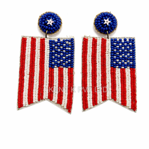 Boucles d'oreilles artisanales en forme de cornet de glace pour le 4 juillet, ornées de perles rouges, blanches et bleues, bijoux fantaisie - Product Image 4