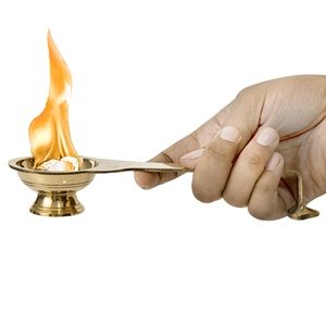 ทองเหลือง Aarti ช้อน Diya ที่มีด้ามยาวแบบดั้งเดิม pooja ตะเกียงน้ำมันสำหรับบ้านวัดพิธีกรรมตกแต่งเทศกาลของขวัญ - Product Image 3
