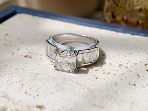 แหวนมอสซาไนต์ 2 กะรัต ทรงแอสเชอร์ ครึ่งวงนิรันดร์ สำหรับผู้หญิง เงินแท้ 925 ของแท้ สำหรับเจ้าสาว ของขวัญเซอร์ไพรส์สำหรับคนรัก - Product Image 2