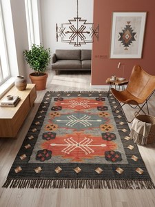 Tapis de couloir tribal en laine et jute du sud-ouest, fait main, géométrique, style bohème, avec pompons, pour la décoration des couloirs et entrées - Product Image 3
