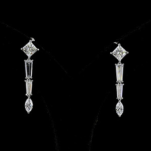 Boucles d'oreilles pendantes classiques de mariage et de fiançailles en or 10K 14K 18K et argent 925 935, serties de diamants de laboratoire taille princesse, baguette et marquise - Product Image 1
