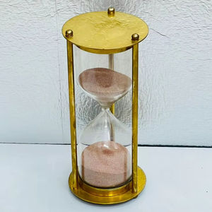 Reloj de arena 3D de latón macizo de 8'' |   Cruz de Ángel Decorativa Vintage, Pieza de Mesa de Estilo Moderno para Graduación, Fiesta de Cumpleaños - Product Image 1