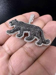 Colgante de Lujo con Forma de Pantera Negra, Moissanita Negra de Corte Brillante, Engaste de Garra, Bañado en Plata, Bisel de Plata 925 - Product Image 6