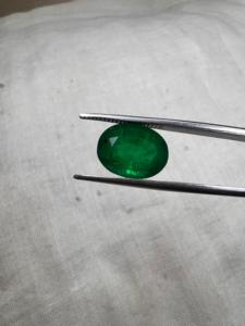 Émeraude naturelle de Zambie 4,54 carats, taille ovale, pierre précieuse verte de haute qualité pour bagues, pendentifs et bijoux - Product Image 3