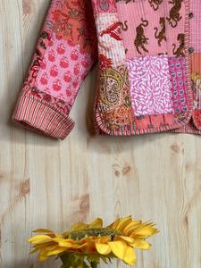 Veste matelassée indienne faite à la main à manches longues en tissu respirant pour femme, idéale pour l'automne et l'hiver - Product Image 5