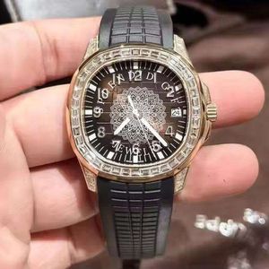 Montre analogique à quartz de luxe pour homme, incrustée de diamants, bracelet en moissanite argentée, boîtier 28 mm, cadran en cristal saphir, affichage à chiffres arabes - Product Image 1