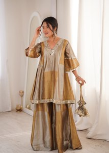 Salwar Kameez pakistaní de alta calidad con dupatta y pantalón a juego para fiestas y bodas, disponible a los mejores precios. - Product Image 6