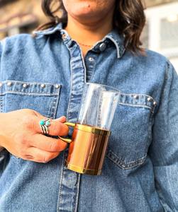 Taza de té de vidrio de diseño con soporte de cobre, juego de 2, perfecta para servir té, café, capuchino y latte, venta al por mayor desde India. - Product Image 6
