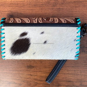 Coque de téléphone portefeuille à motifs occidentaux usinés à la main Collection élégante de portefeuille pochette à bracelet en cuir occidental multi-usages - Product Image 4