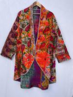 Veste courte d'hiver réversible en tissu indien Jaif Textiles, faite à la main, style bohème Kantha, matelassée, avec motif floral brodé, manches courtes.