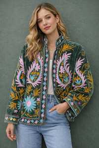 Chaqueta de terciopelo para mujer, estilo bohemio moderno con una lujosa combinación de artesanía tradicional, color verde oliva, con estampado floral étnico, abrigo de invierno. - Product Image 1