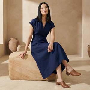 Robe midi élégante bleu marine en coton et lin à empiècements pour femme, avec tissu léger, style moderne et coupe confortable - Product Image 5