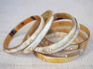 High Quality Luxury Belladec BI-WT966 Polished Classic Buffalo Horn Bangle Unisex Moon Shape Vintage Gift - Product Image 5