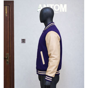 Blouson universitaire pour homme, logo frontal, corps bleu, manches beiges, style baseball, matelassé, personnalisé, pour équipe universitaire, en laine - Product Image 2