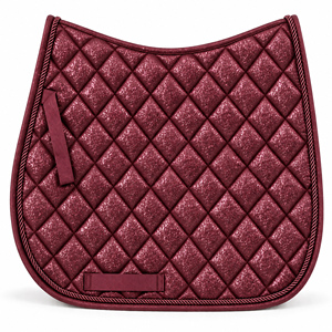 Tapis de selle de dressage bordeaux matelassé avec rembourrage en polyester, coque synthétique, style saut d'obstacles, protection pour cheval, sangle de ventre incluse - Product Image 1