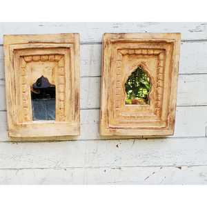 Juego de 6 espejos de decoración artesanales de madera con acabado desgastado blanco - Product Image 1