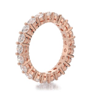Bague de fiançailles classique de luxe plaquée or 18 carats avec diamants de laboratoire et pierres brillantes à taille brillante continue serties pavé - Product Image 2
