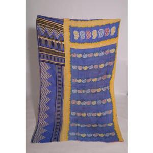 Couverture Kantha indienne florale vintage, faite à la main en coton, écologique, style bohème, réversible, pour la décoration de la chambre - Product Image 1