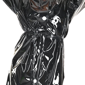 Elegante Gabardina Negra de PVC con Cinturón, Manga Larga, Capucha, Impermeable, Largo Midi - Product Image 6