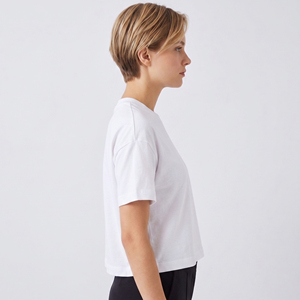 T-shirt blanc ample à col rond pour femme, style streetwear, manches courtes, léger, pour l'été - Product Image 4