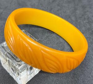 Bracelets en résine colorés en gros - Lot de 50 modèles variés (MOQ 100) - Product Image 3