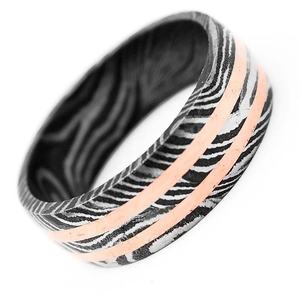 Anillo de compromiso de boda de acero de Damasco personalizado unisex banda fabricada directamente hoja de acero inoxidable mango de madera soporte OEM - Product Image 2