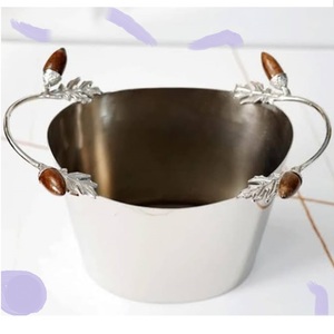 Cubo de hielo de acero inoxidable con diseño elegante, tapa y pinzas para centro de mesa, contenedor de hielo para vino y cerveza, proveedor de la India - Product Image 5